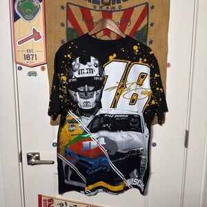 Modern 2022 KYLE BUSCH #18 M&M NASCAR Limited Edition AOP (XL)